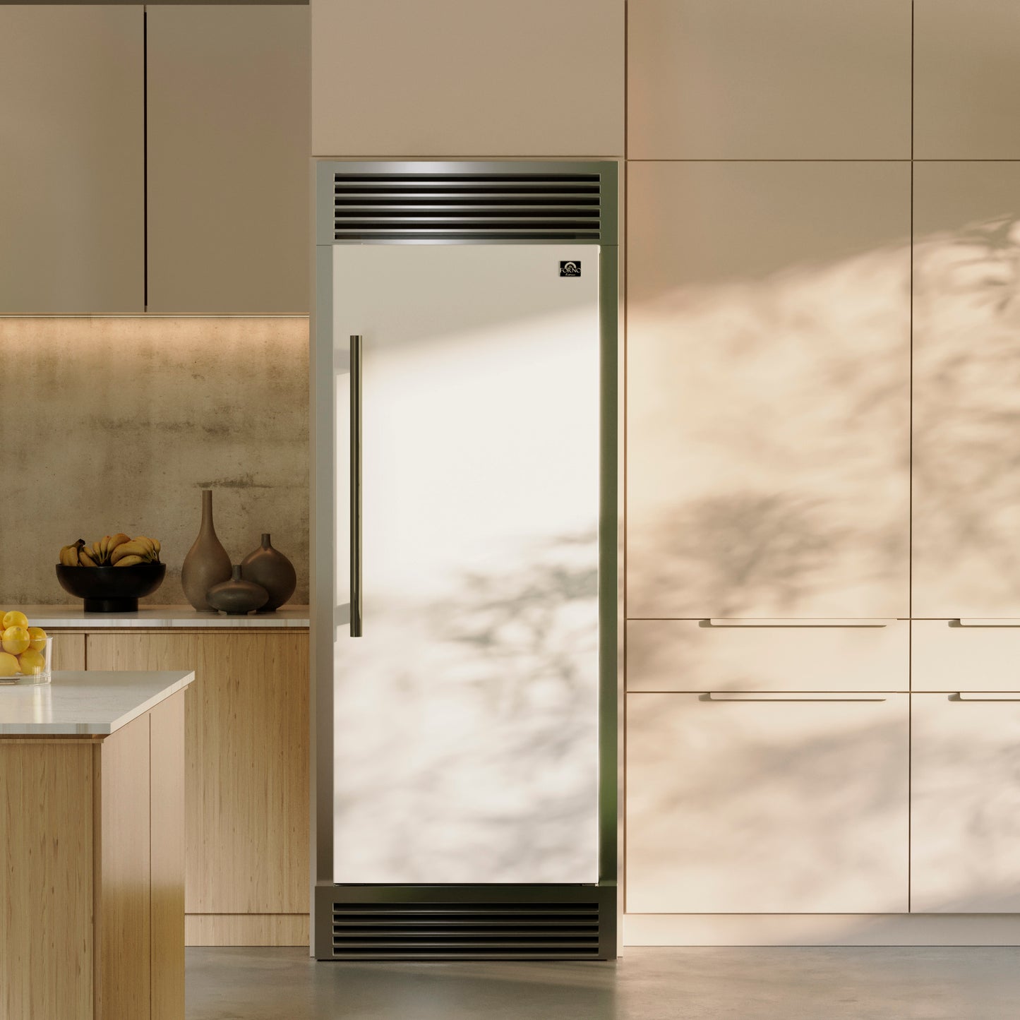 Refrigerador convertible empotrado Forno Maderno de 28 pulgadas en blanco con manija de latón antiguo, 13.6 pies cúbicos, apertura a la derecha con borde decorativo, 32 pulgadas de ancho