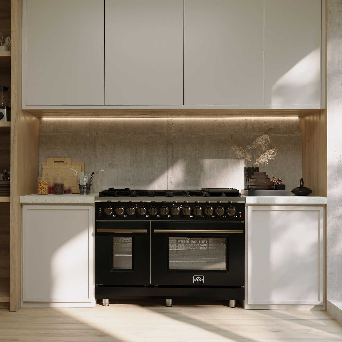 Cuisinière biénergie autoportante Forno Massimo de 48 pouces en noir avec accessoires en laiton antique, 8 brûleurs, 6,58 pi³ Four à convection