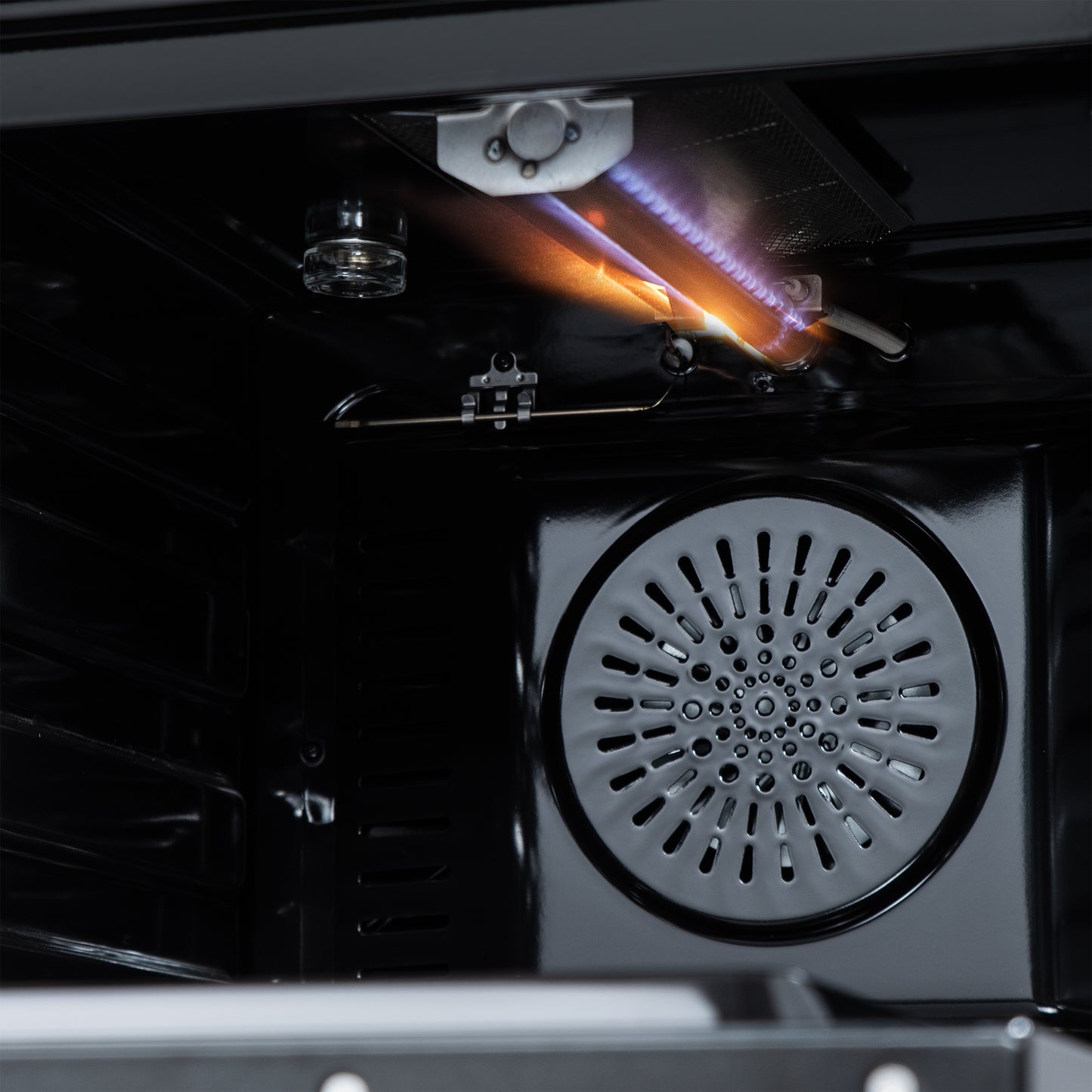 Forno Cuisinière à gaz autoportante Breno de 24 pouces en noir avec laiton antique, prise incluse, économe en énergie