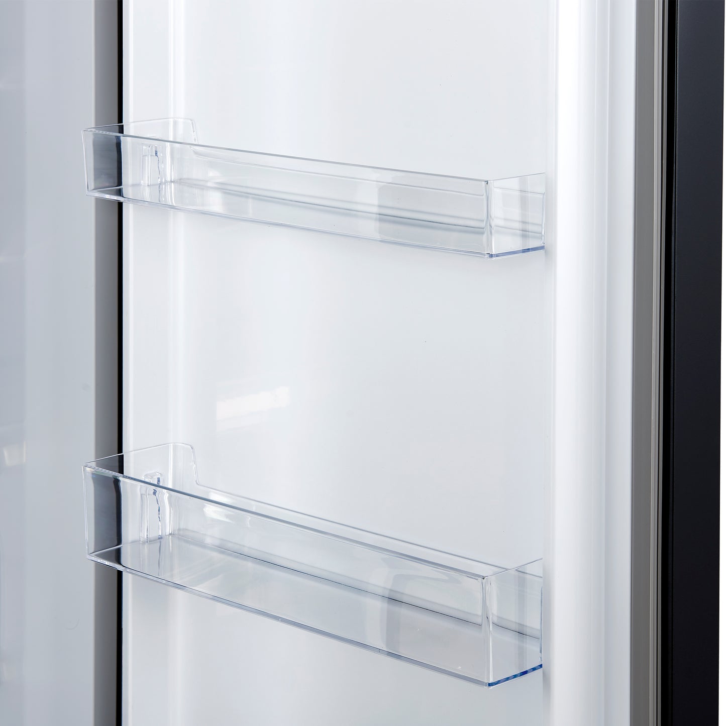 Forno Maderno Refrigerador Empotrado Convertible de 28 Pulgadas en Negro con Manija de Latón Antiguo, 13.6 pies cúbicos, Apertura Derecha con Rejilla Decorativa - 32 Pulgadas de Ancho