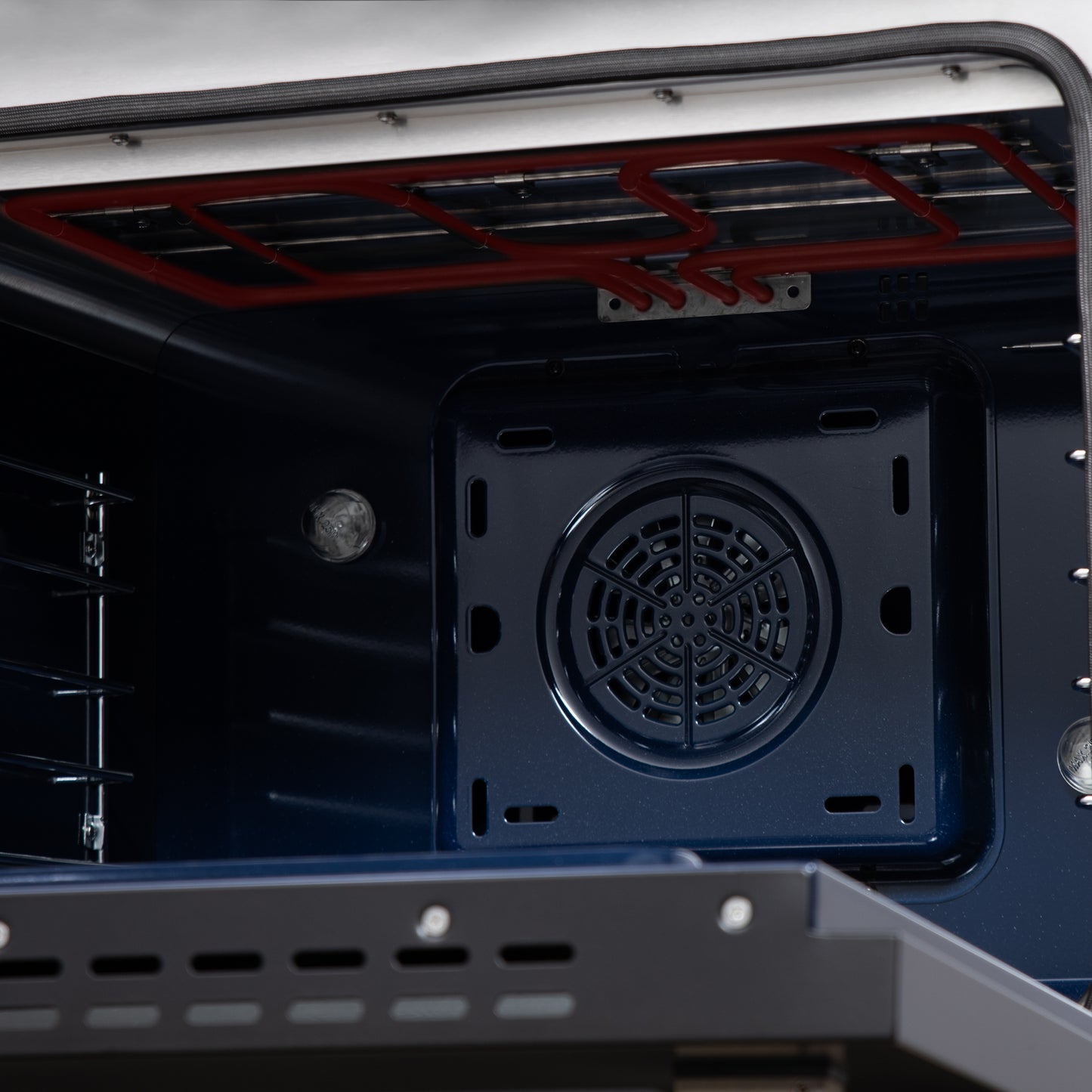 Cocina independiente Forno Massimo de 30 pulgadas con doble combustible, color negro y accesorios de latón antiguo, 4 quemadores y horno de convección de 4.32 pies cúbicos.