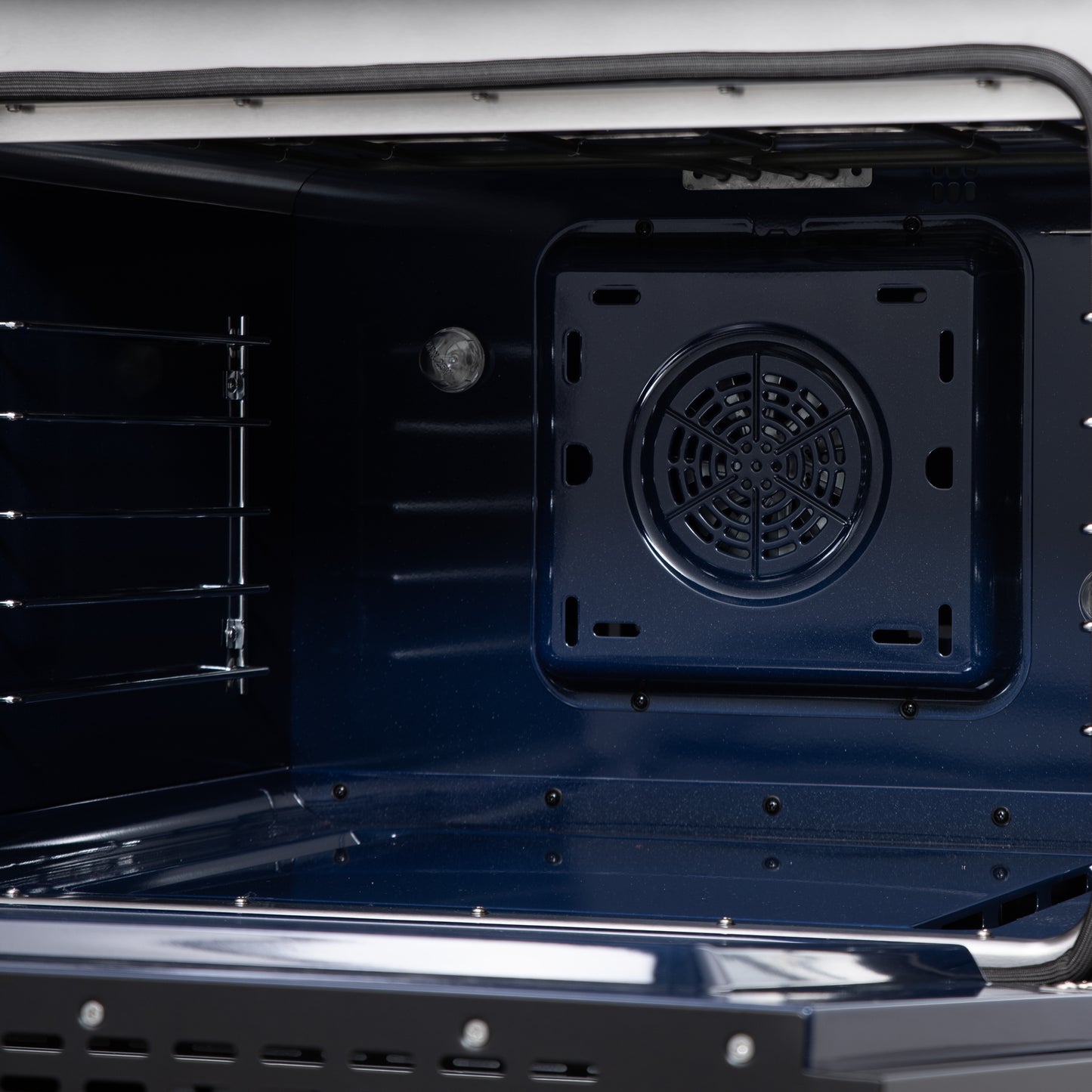 Cocina independiente Forno Massimo de 30 pulgadas con doble combustible, color negro y accesorios de latón antiguo, 4 quemadores y horno de convección de 4.32 pies cúbicos.