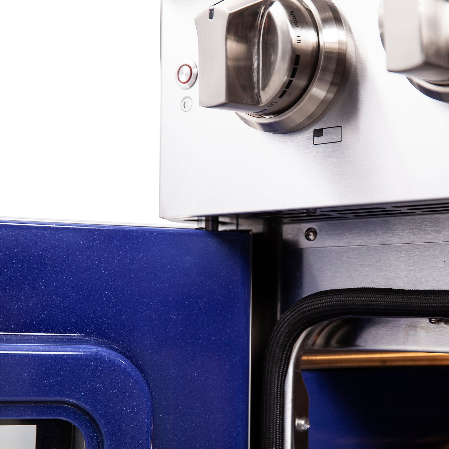 Cocina a gas independiente Forno Capriasca de 76 cm con puerta francesa, 4 quemadores, horno de convección y eficiencia energética.