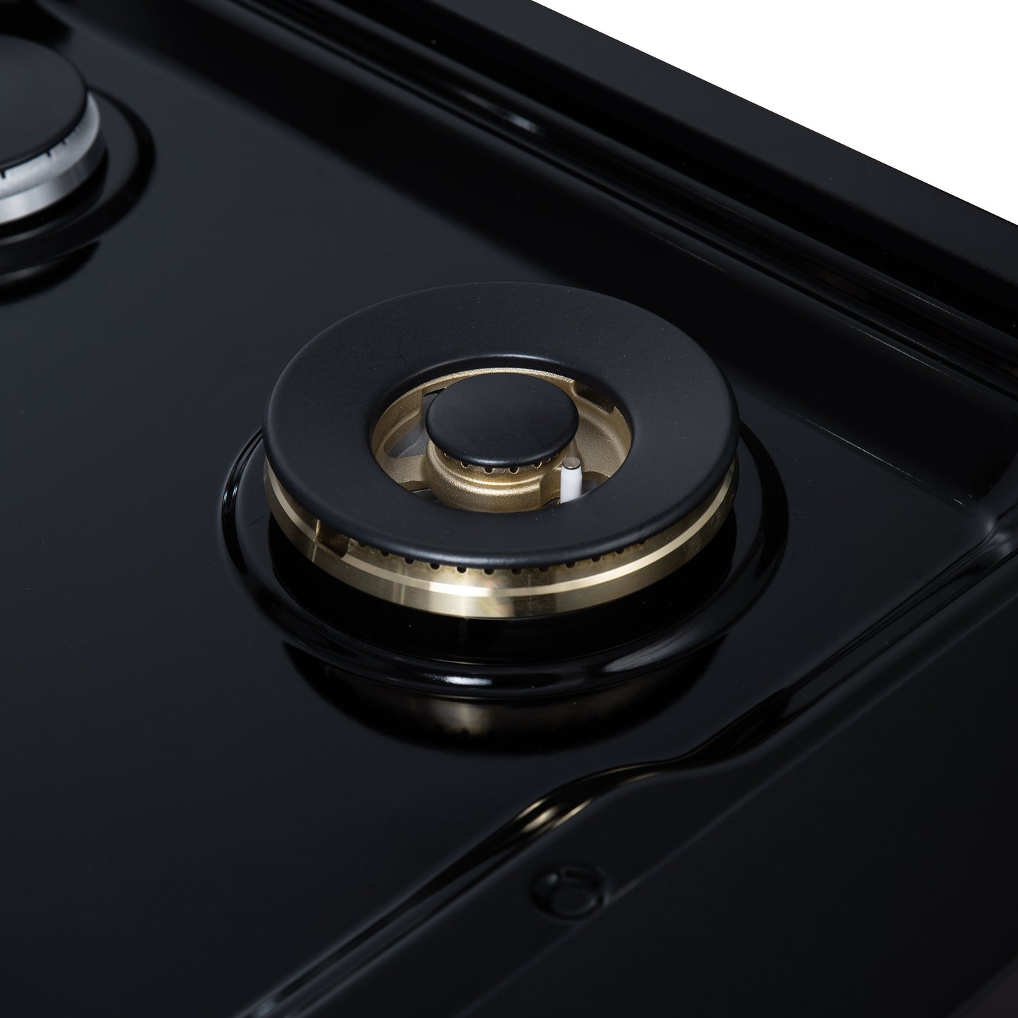 Valente 48" Gas Cooktop in Black, 8 Sealed burners, 94,000 BUT Output, 2 Antique Brass Dual-Ring Burners, Continuous Cast Iron Grates - Forno Appliances
