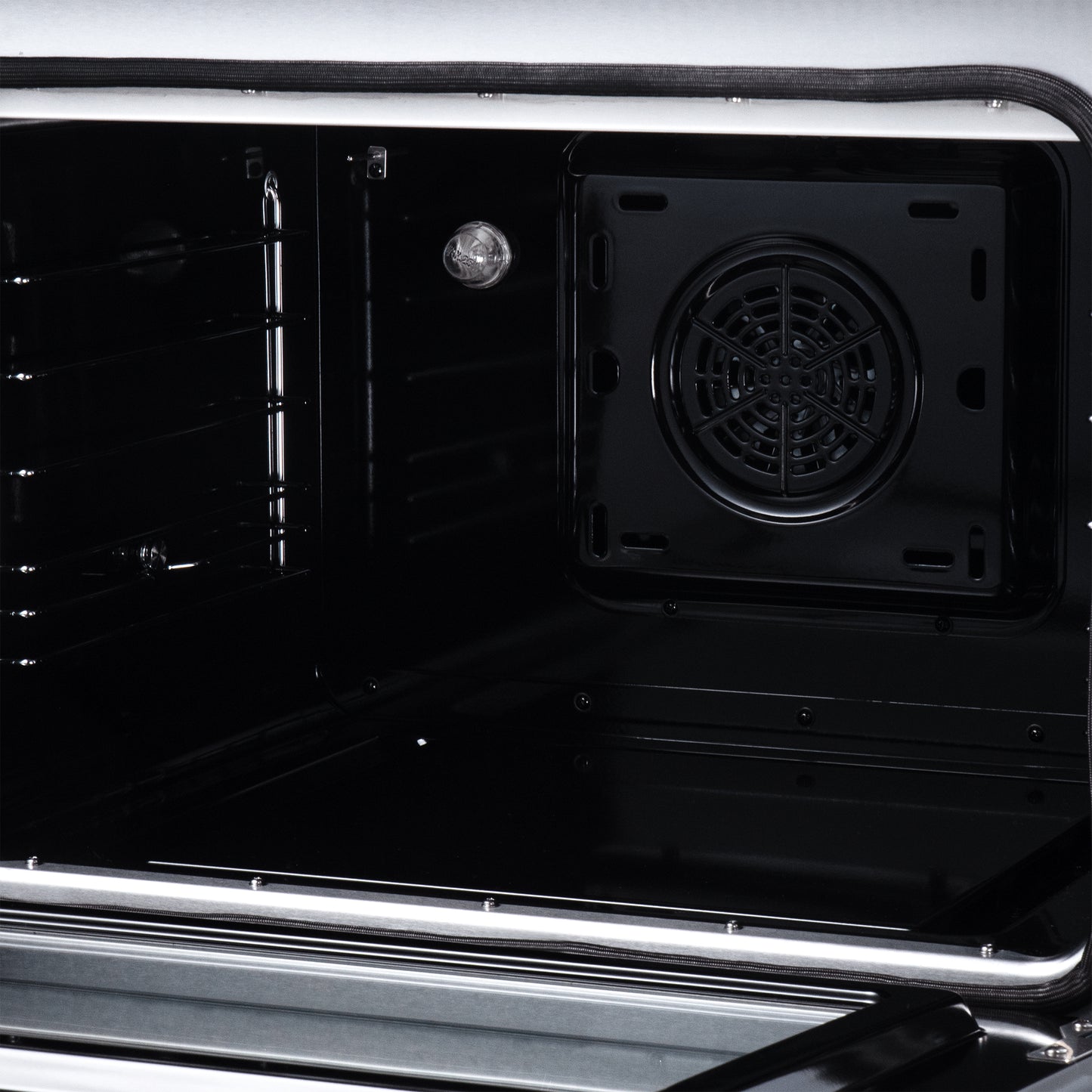 Torino 30 Inch Induction Range, 8,800W cooktop, 4.32 cf. True Convection Oven, Air Fry, Air Sous Vide, Smudge Resistant, White - Forno Appliances