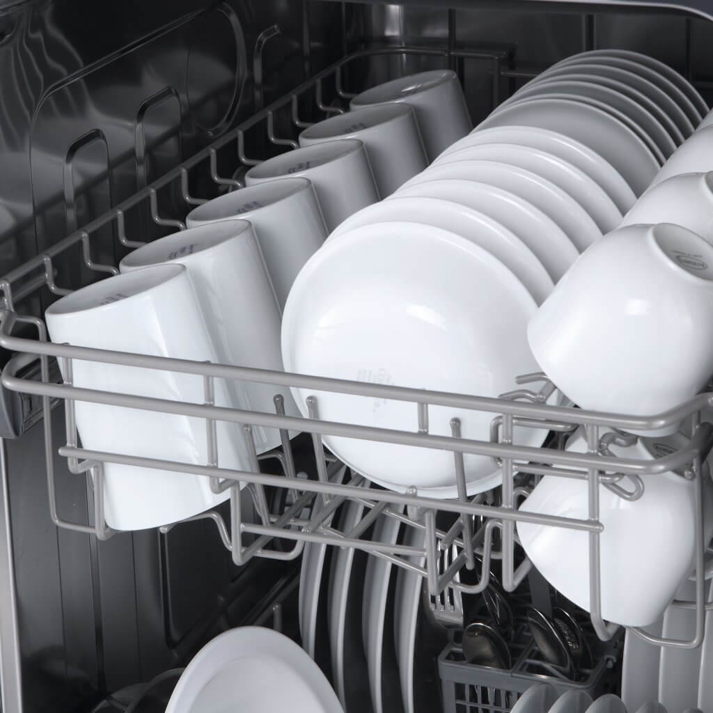 FDWBI8041 18BLK Polo Dishwasher Close Up